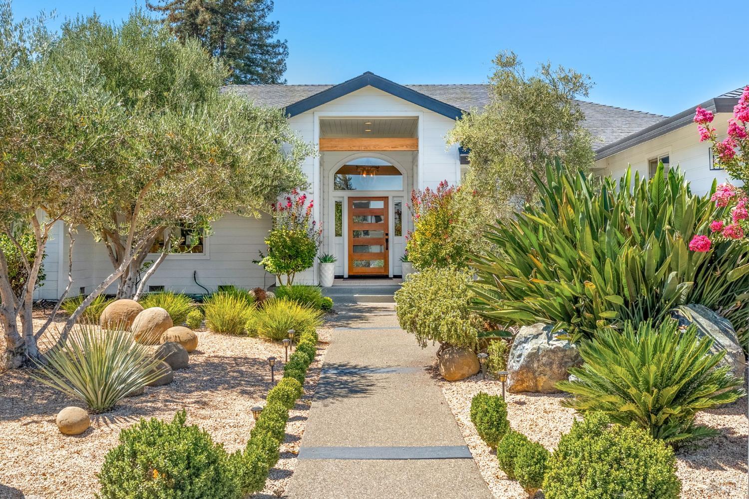 1586 Arrowhead Drive St. Helena CA 94574
