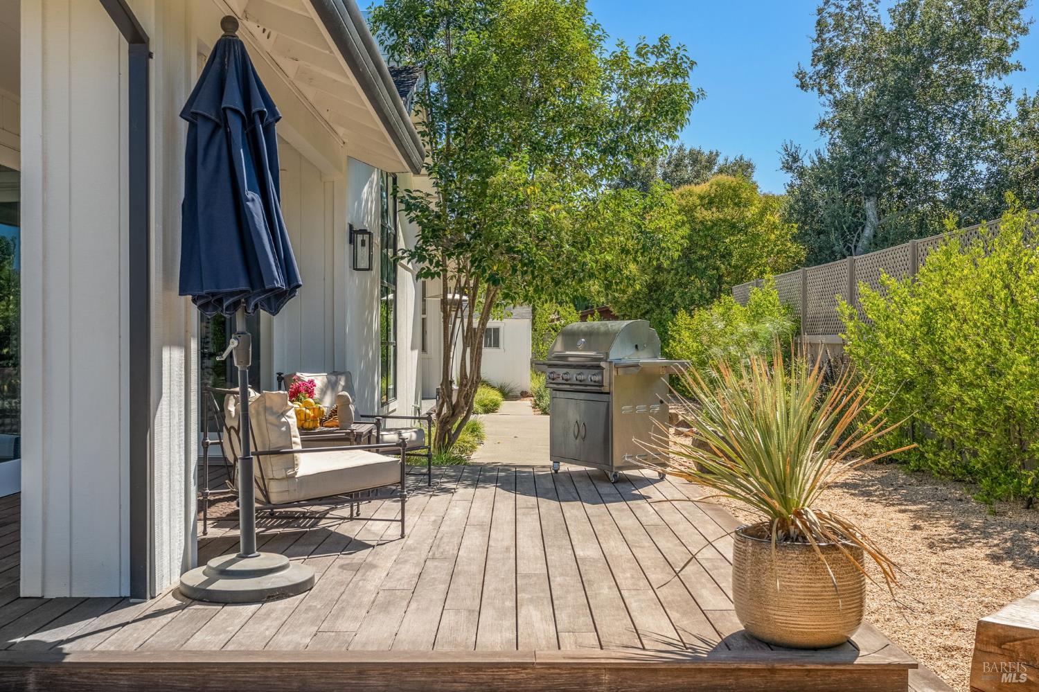 1586 Arrowhead Drive St. Helena CA 94574