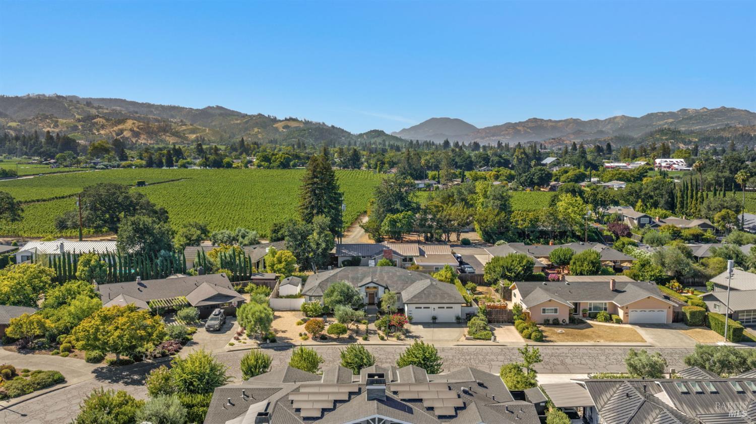 1586 Arrowhead Drive St. Helena CA 94574