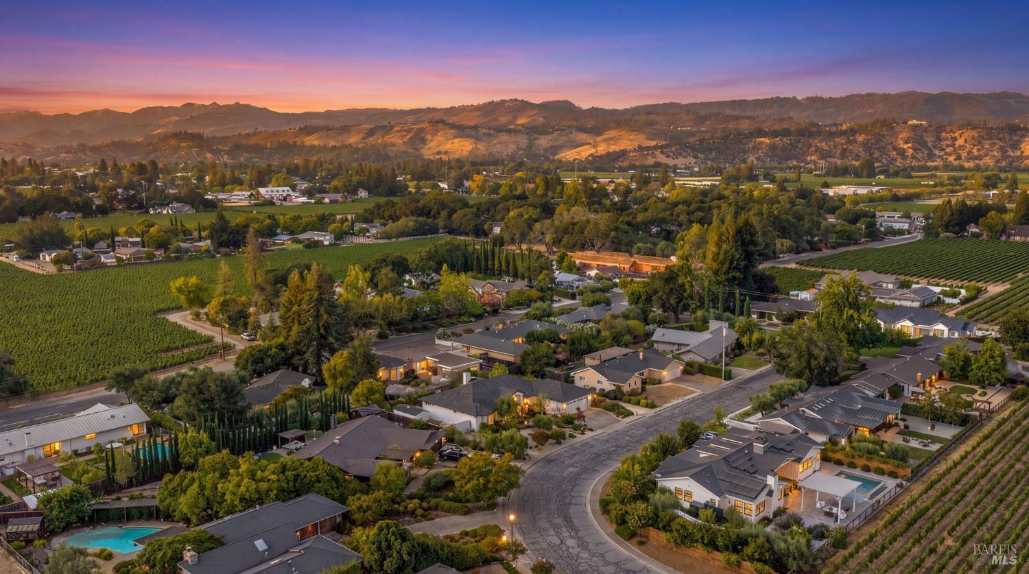 1586 Arrowhead Drive St. Helena CA 94574