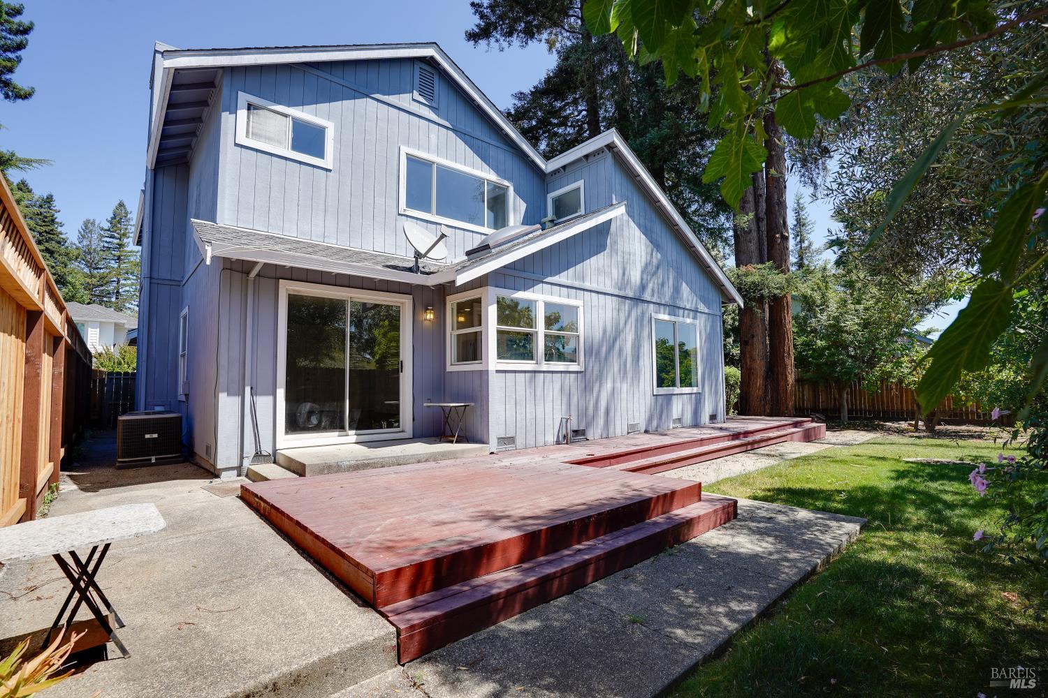 5 Ceriani Court Napa CA 94558