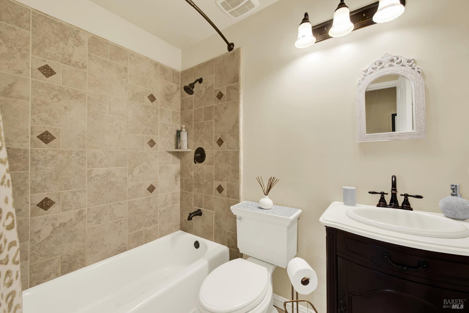 262 N Alamo Drive Vacaville CA 95688