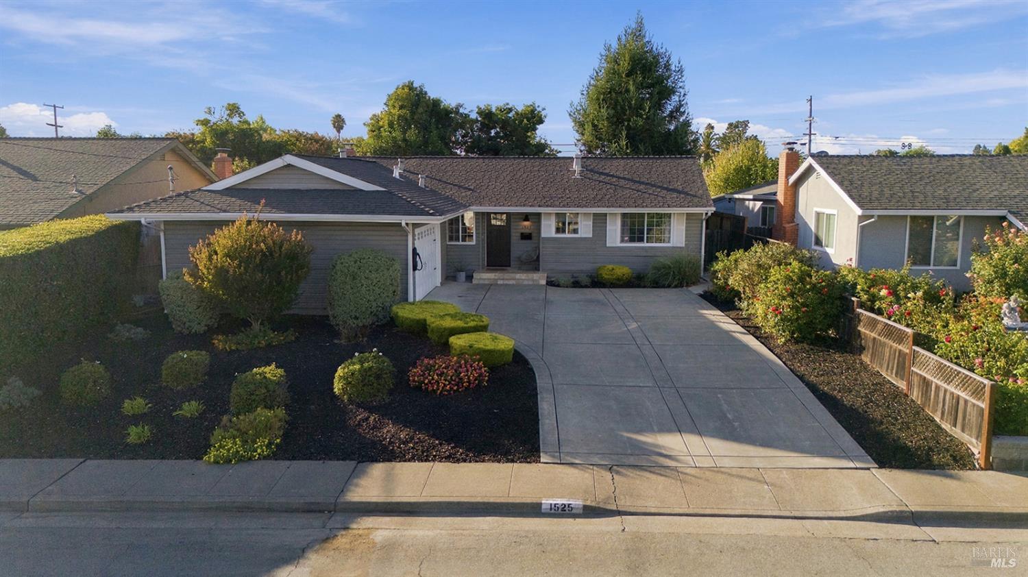 1525 Weaverly Drive Petaluma CA 94954