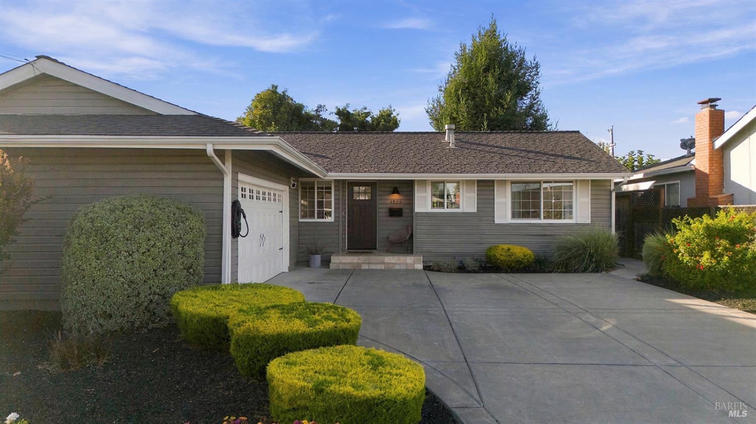 1525 Weaverly Drive Petaluma CA 94954