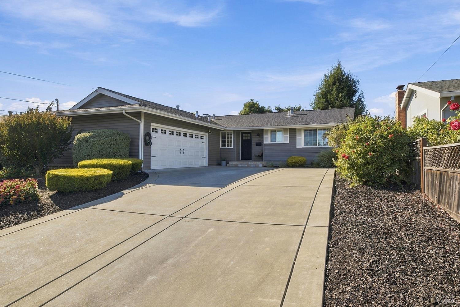 1525 Weaverly Drive Petaluma CA 94954