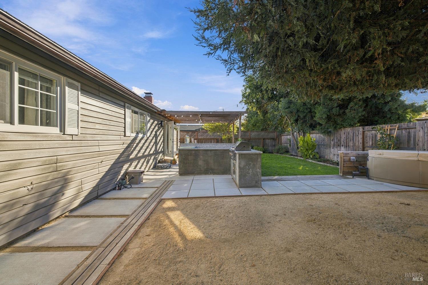 1525 Weaverly Drive Petaluma CA 94954