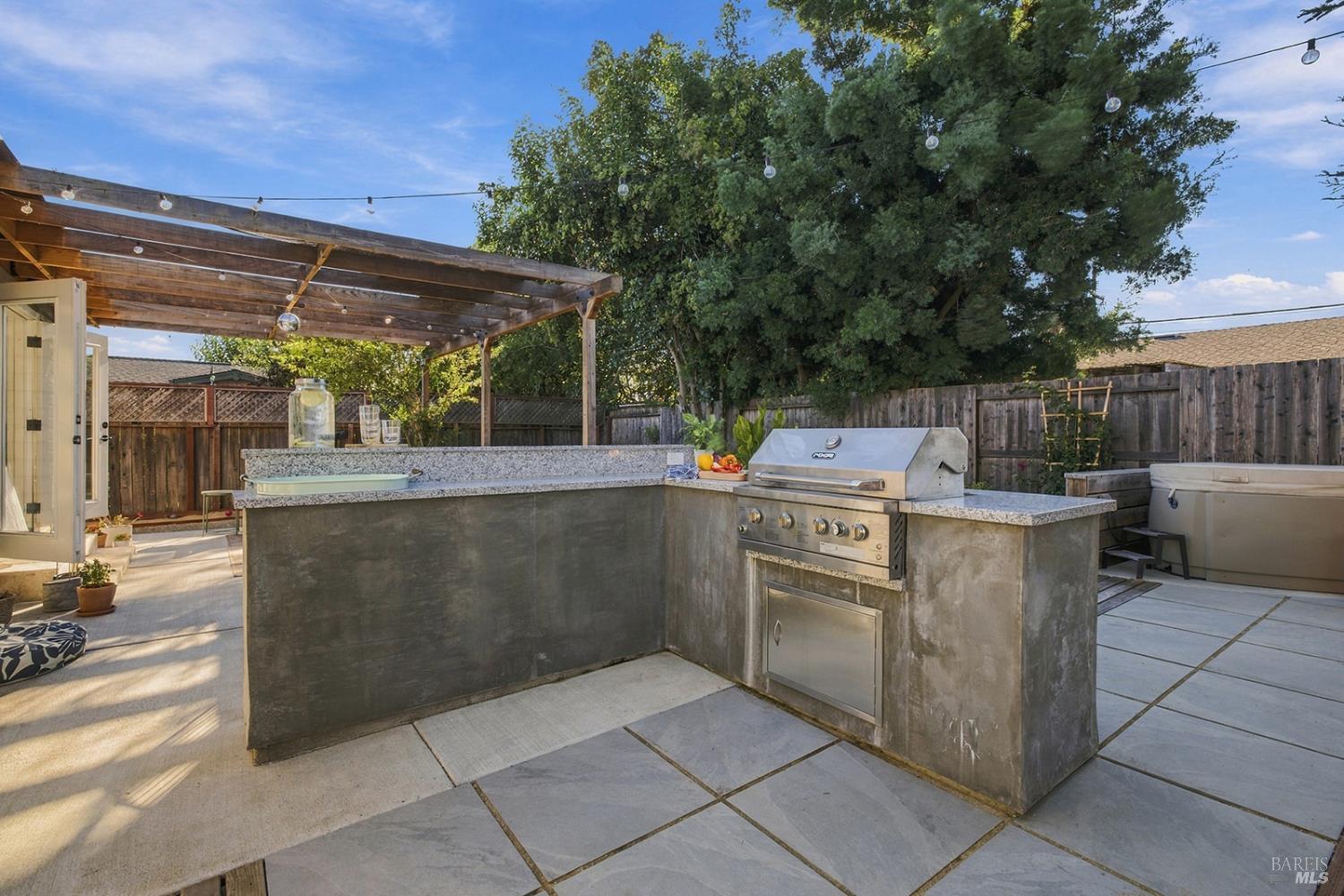 1525 Weaverly Drive Petaluma CA 94954