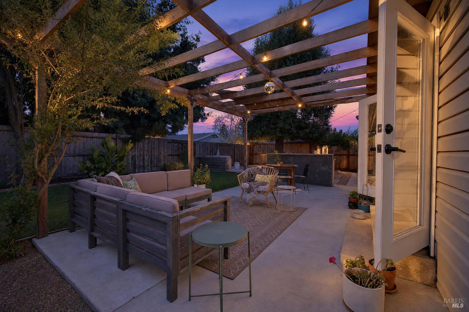 1525 Weaverly Drive Petaluma CA 94954