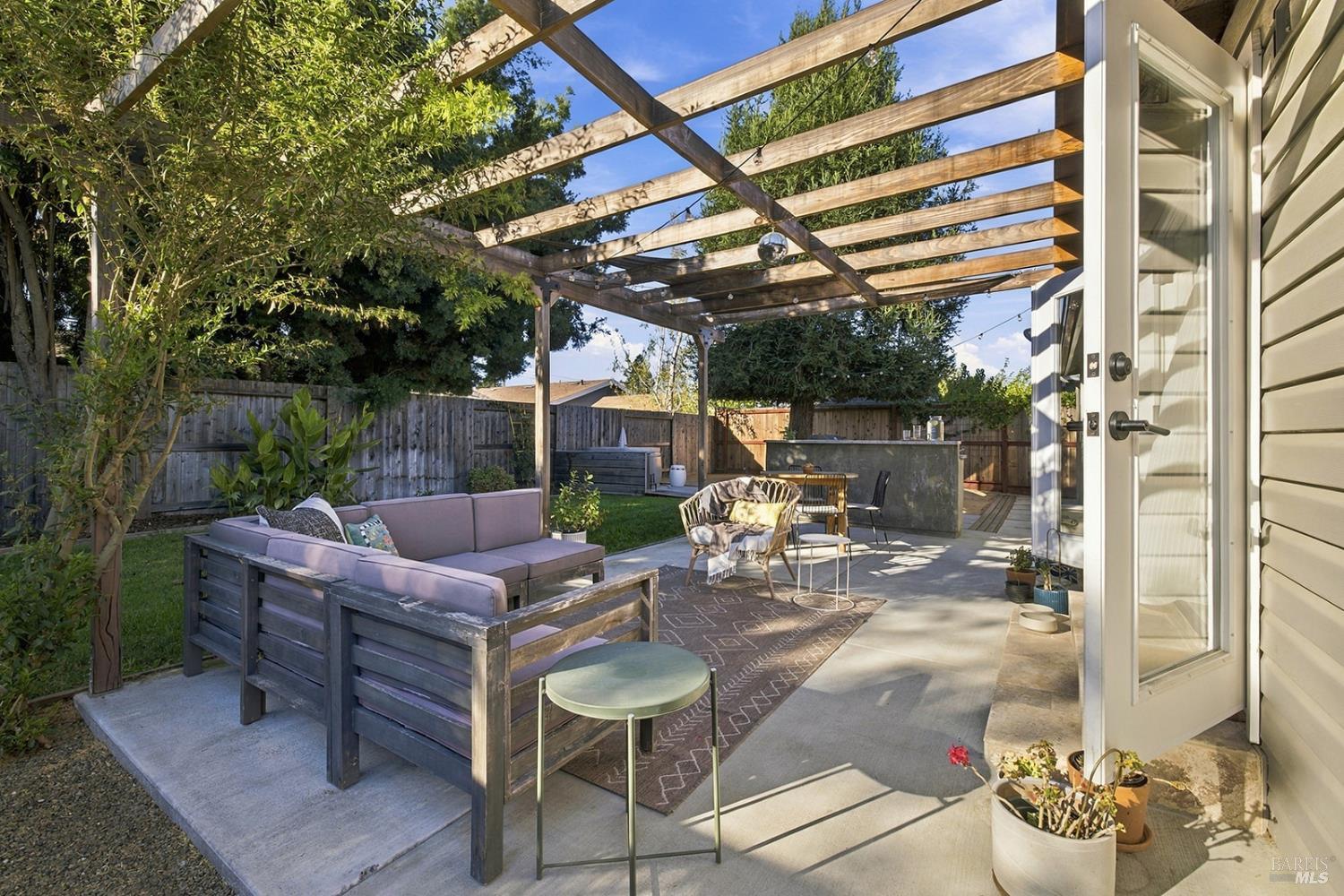 1525 Weaverly Drive Petaluma CA 94954