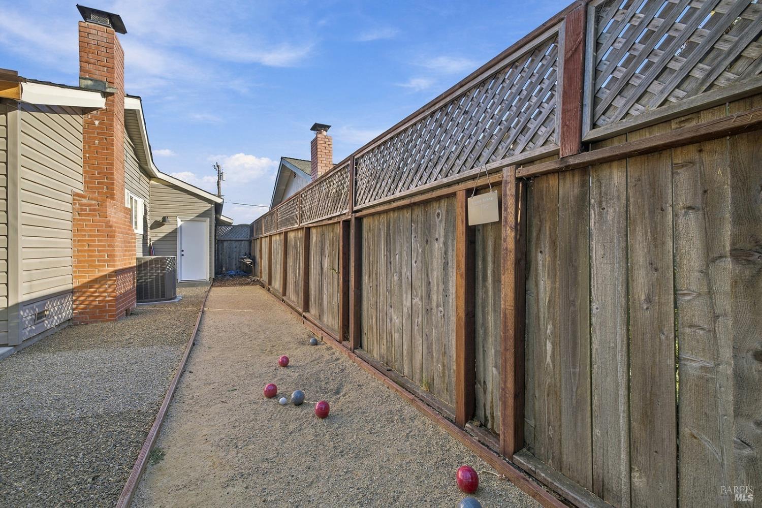 1525 Weaverly Drive Petaluma CA 94954