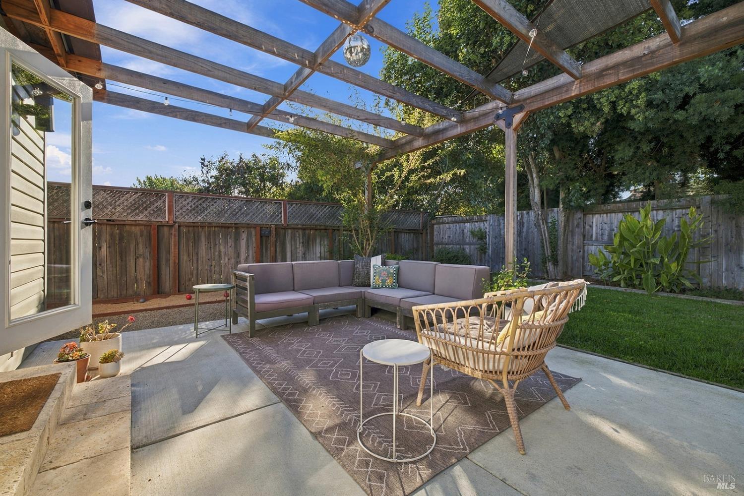 1525 Weaverly Drive Petaluma CA 94954
