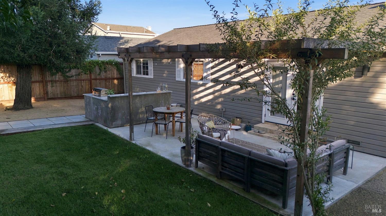 1525 Weaverly Drive Petaluma CA 94954