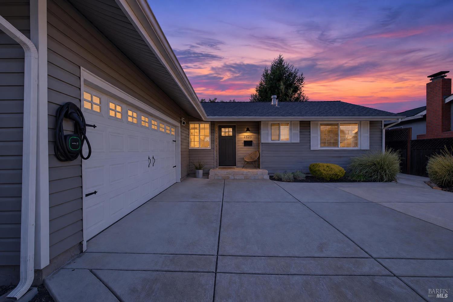 1525 Weaverly Drive Petaluma CA 94954