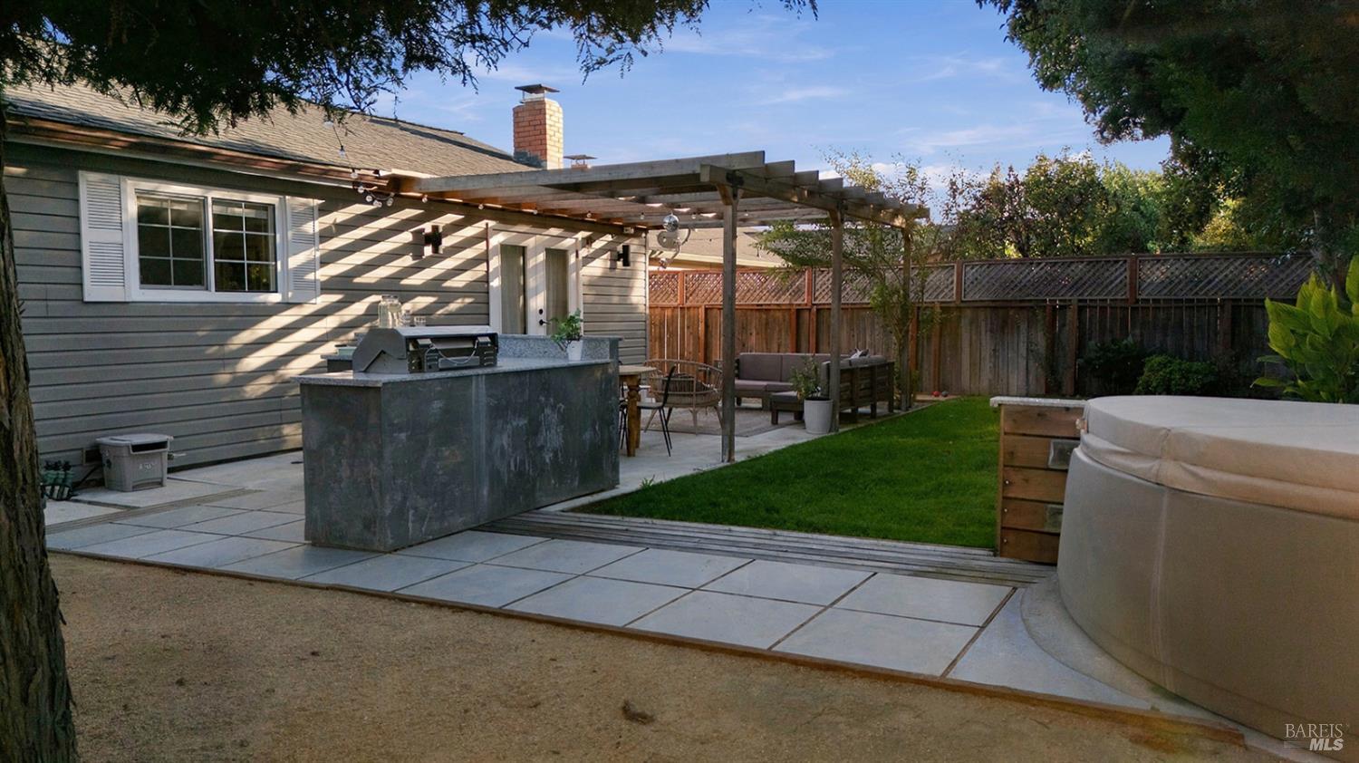 1525 Weaverly Drive Petaluma CA 94954