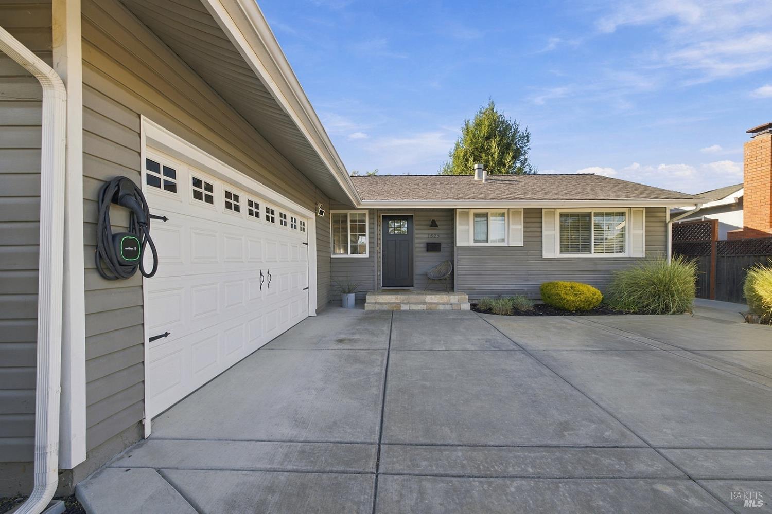 1525 Weaverly Drive Petaluma CA 94954