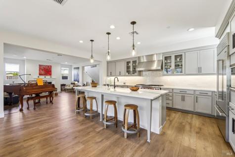 2453 Francisco Avenue Santa Rosa CA 95403