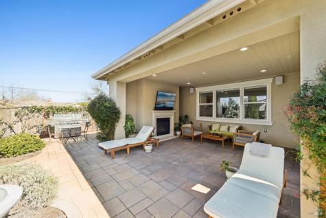 2453 Francisco Avenue Santa Rosa CA 95403