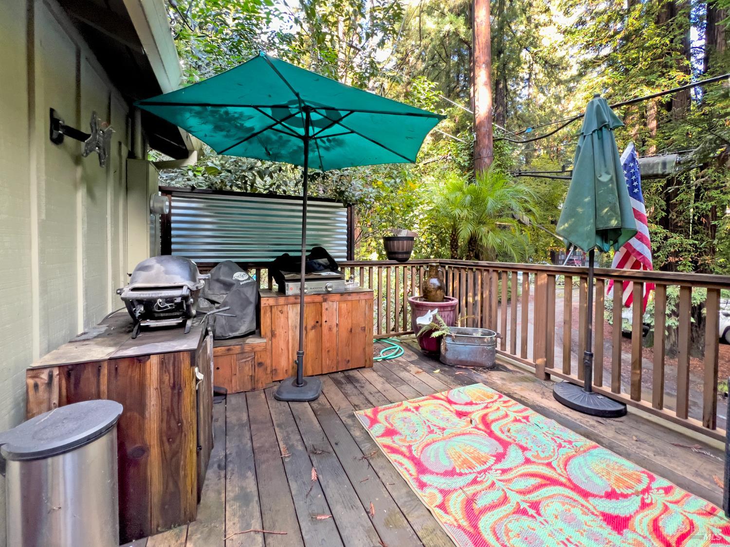 14707 Willow Road Rio Nido CA 95471