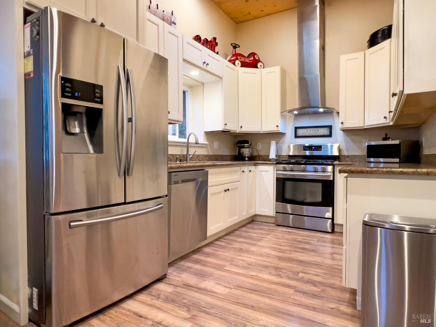 14707 Willow Road Rio Nido CA 95471