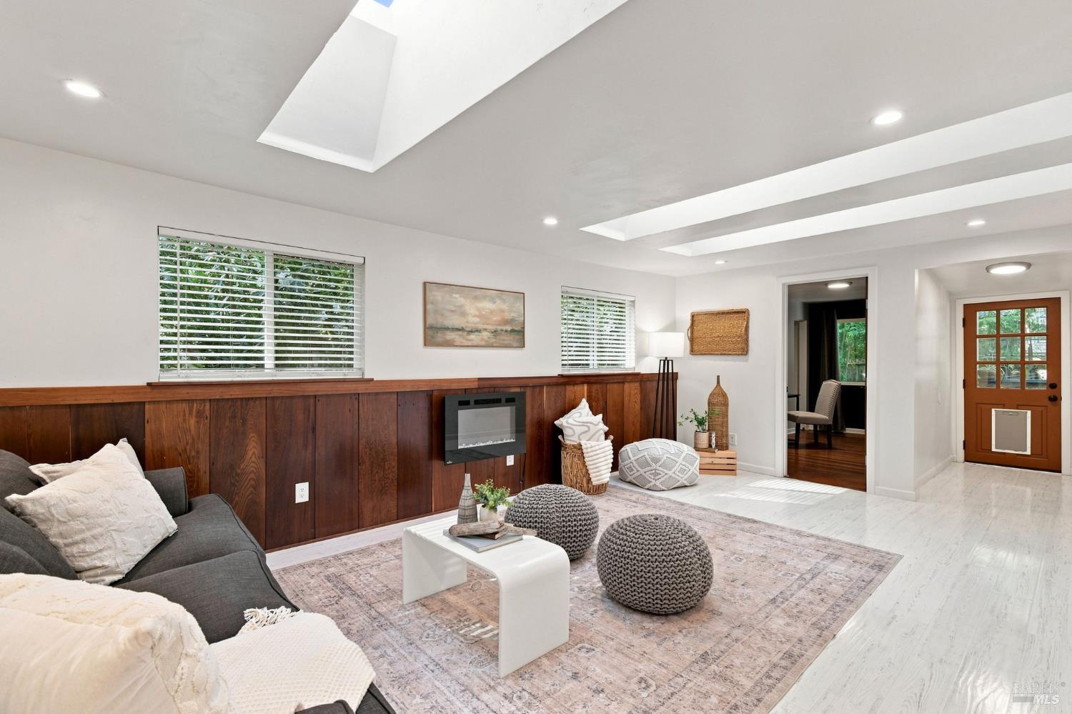11098 Dell Avenue Forestville CA 95436