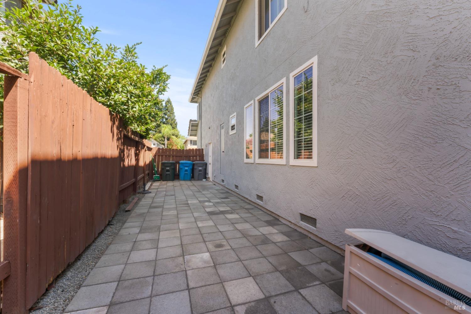 406 Rolling Oak Drive Vacaville CA 95688