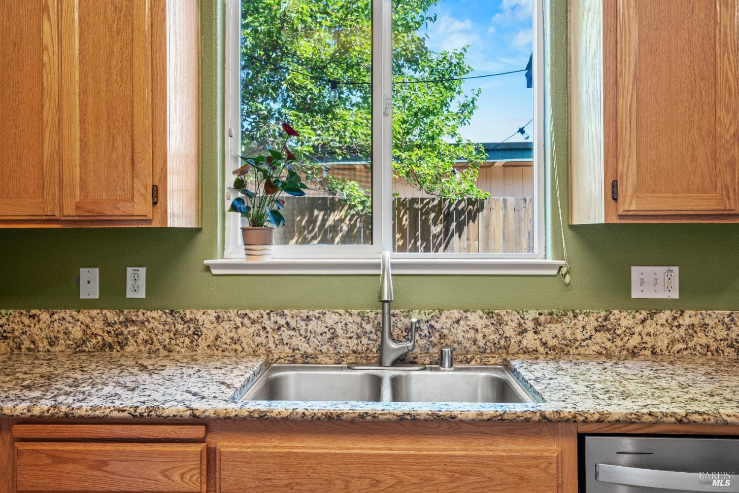 1030 Cottage Lane Ukiah CA 95482