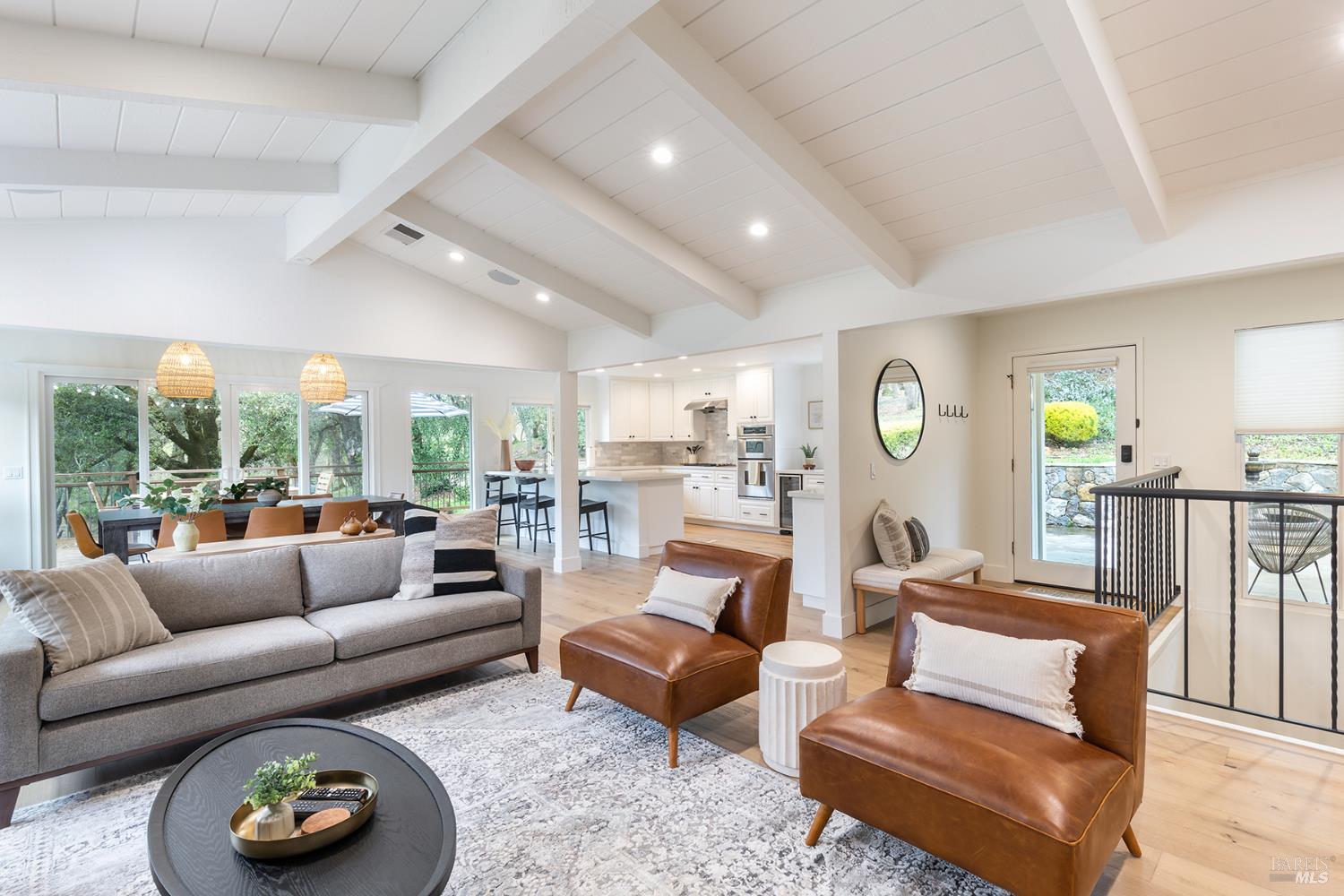 695 Chiquita Road Healdsburg CA 95448