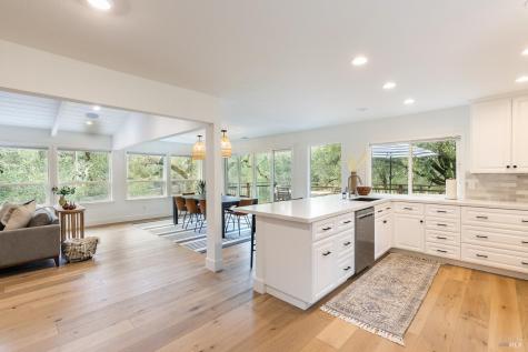 695 Chiquita Road Healdsburg CA 95448