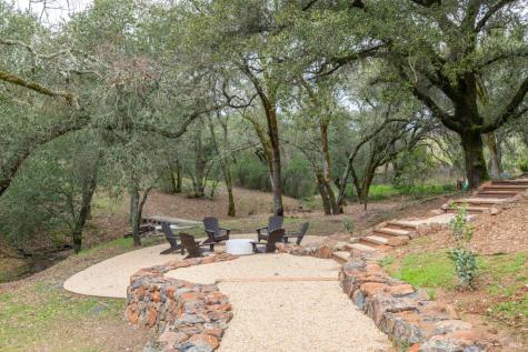 695 Chiquita Road Healdsburg CA 95448