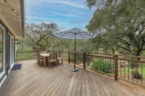 695 Chiquita Road Healdsburg CA 95448