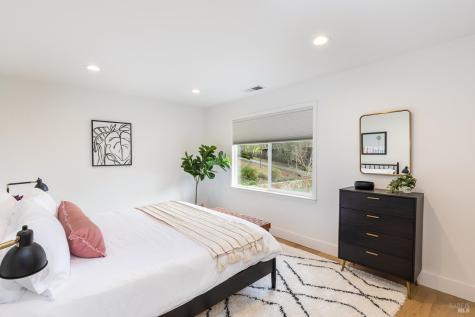 695 Chiquita Road Healdsburg CA 95448