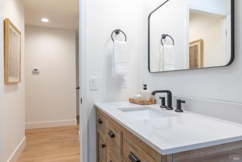 695 Chiquita Road Healdsburg CA 95448