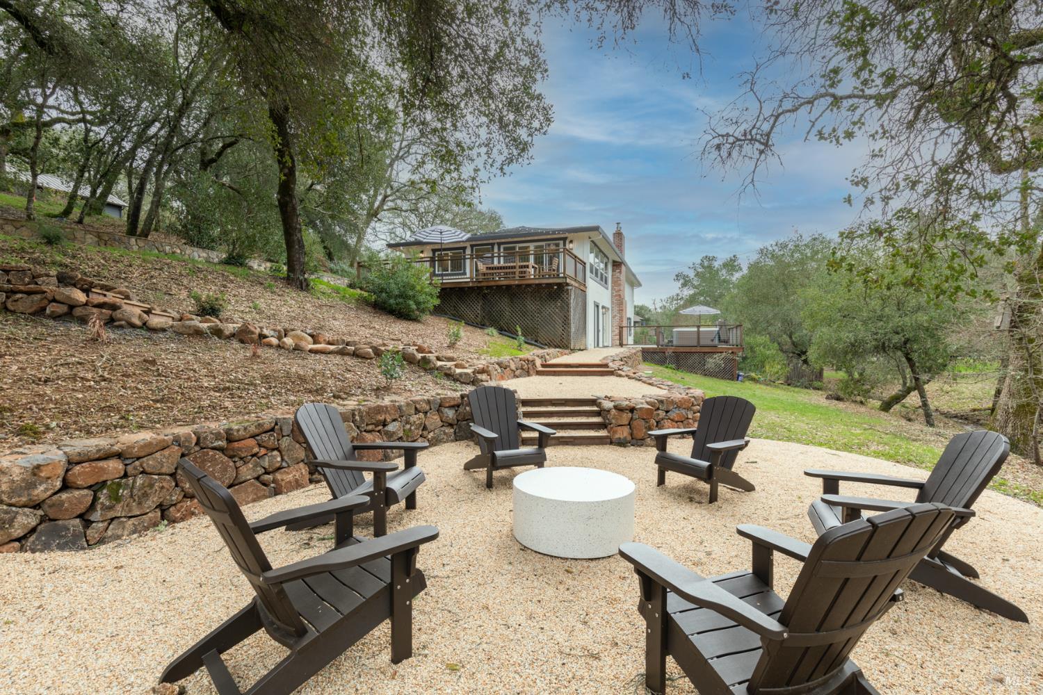 695 Chiquita Road Healdsburg CA 95448