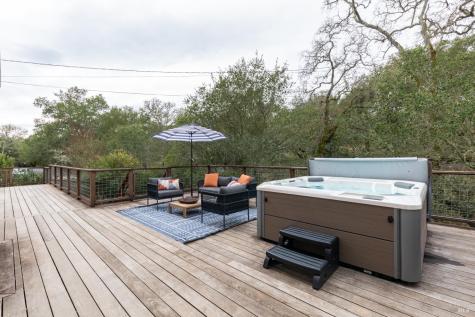 695 Chiquita Road Healdsburg CA 95448