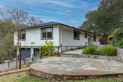 695 Chiquita Road Healdsburg CA 95448