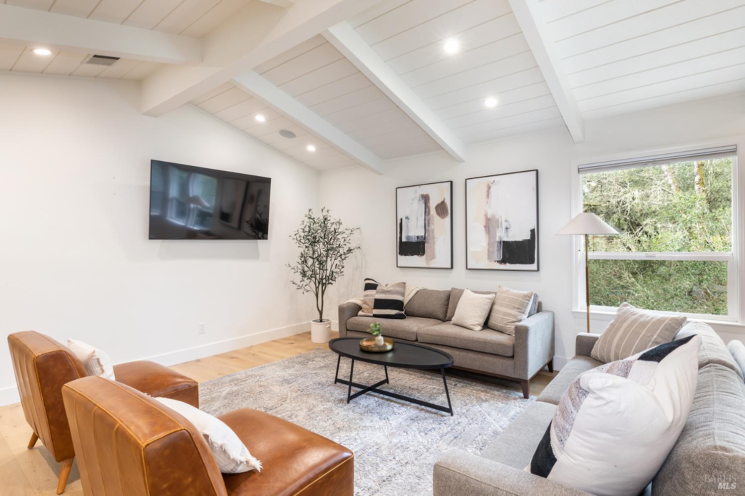 695 Chiquita Road Healdsburg CA 95448