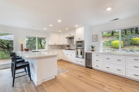695 Chiquita Road Healdsburg CA 95448