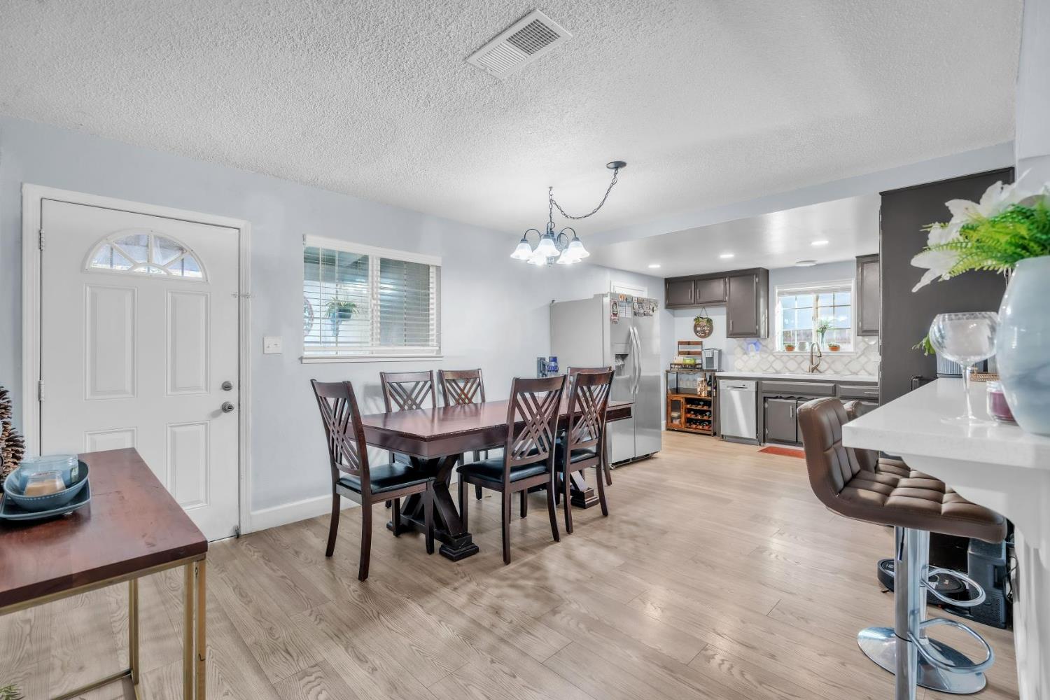 6133 Glenbrook Stockton CA 94702