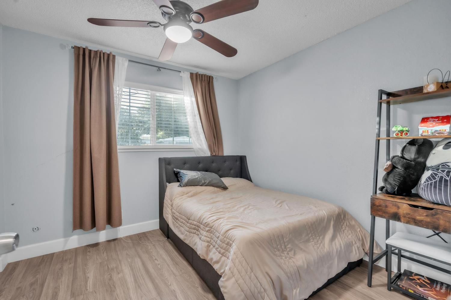 6133 Glenbrook Stockton CA 94702