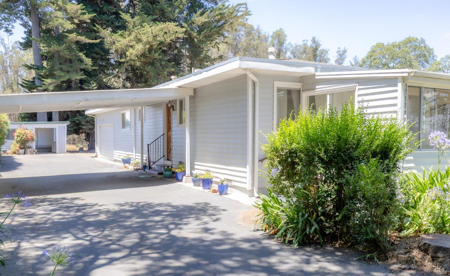 5718 Henning Road Sebastopol CA 95472