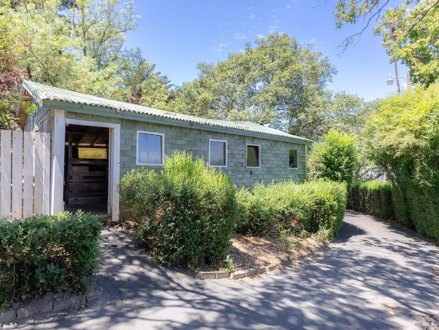 5718 Henning Road Sebastopol CA 95472