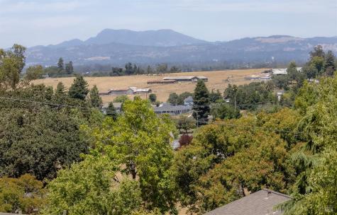 5718 Henning Road Sebastopol CA 95472