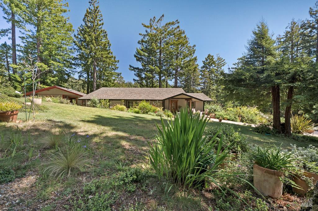21995-21997 Ansel Court Jenner CA 95450