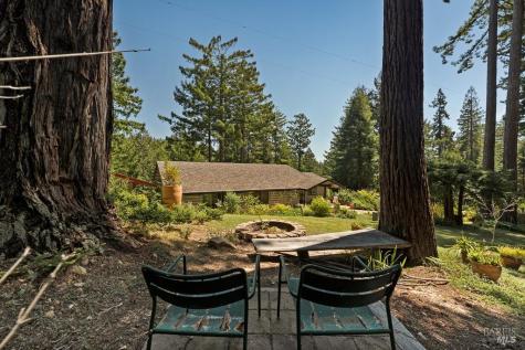 21995-21997 Ansel Court Jenner CA 95450
