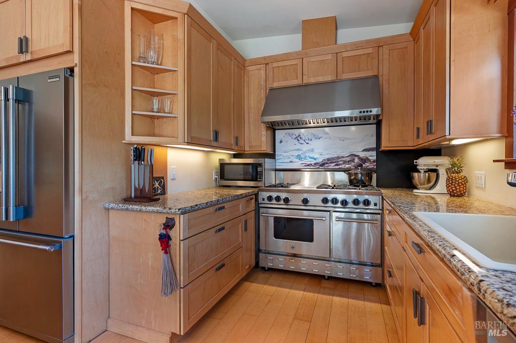 21995-21997 Ansel Court Jenner CA 95450