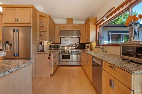 21995-21997 Ansel Court Jenner CA 95450
