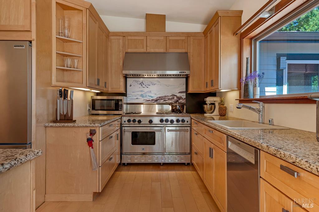 21995-21997 Ansel Court Jenner CA 95450