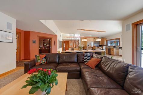 21995-21997 Ansel Court Jenner CA 95450