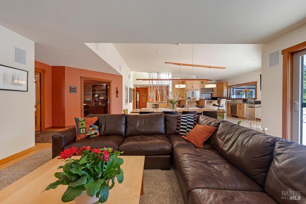 21995-21997 Ansel Court Jenner CA 95450