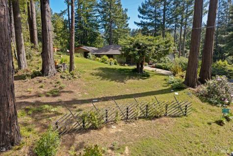 21995-21997 Ansel Court Jenner CA 95450